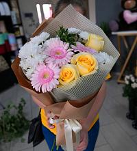 Букет цветов из:  Герберы, Розы и Хризантемы в Пижме