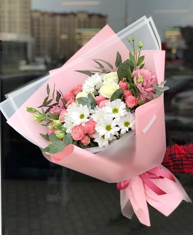 Букет цветов из: Розы, Лизиантусы и Хризантемы в Пижме